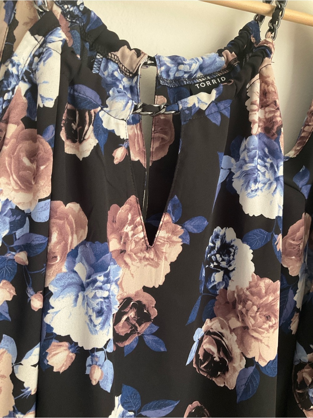 Torrid 5X Black Cold-Shoulder Floral Camisole with Blue & Taupe Flowers - Picture 6 of 12